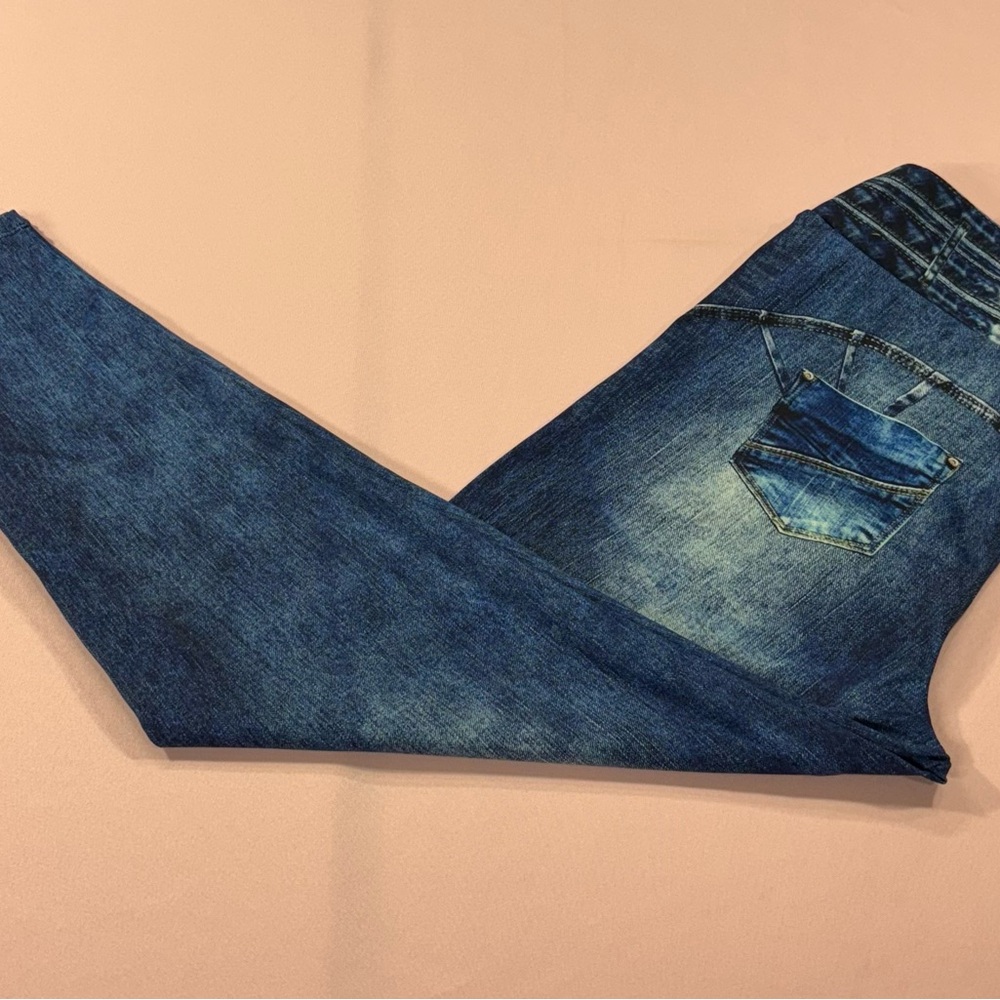 Stretch Leggings that looks like Denim. NWOT. Sz XL. Great Condition. Very cute!